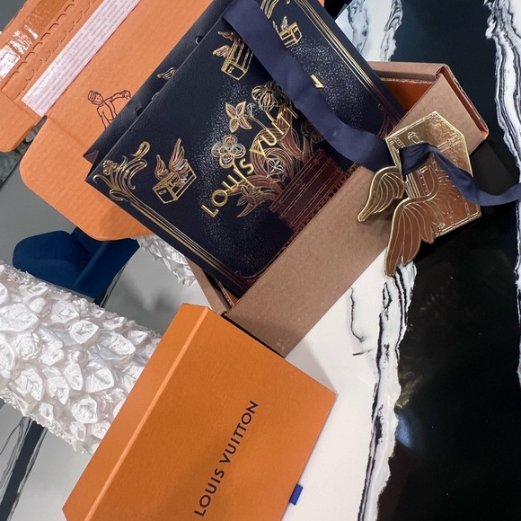 Louis Vuitton Wallet Holiday PACKAGING - Picture 6 of 6